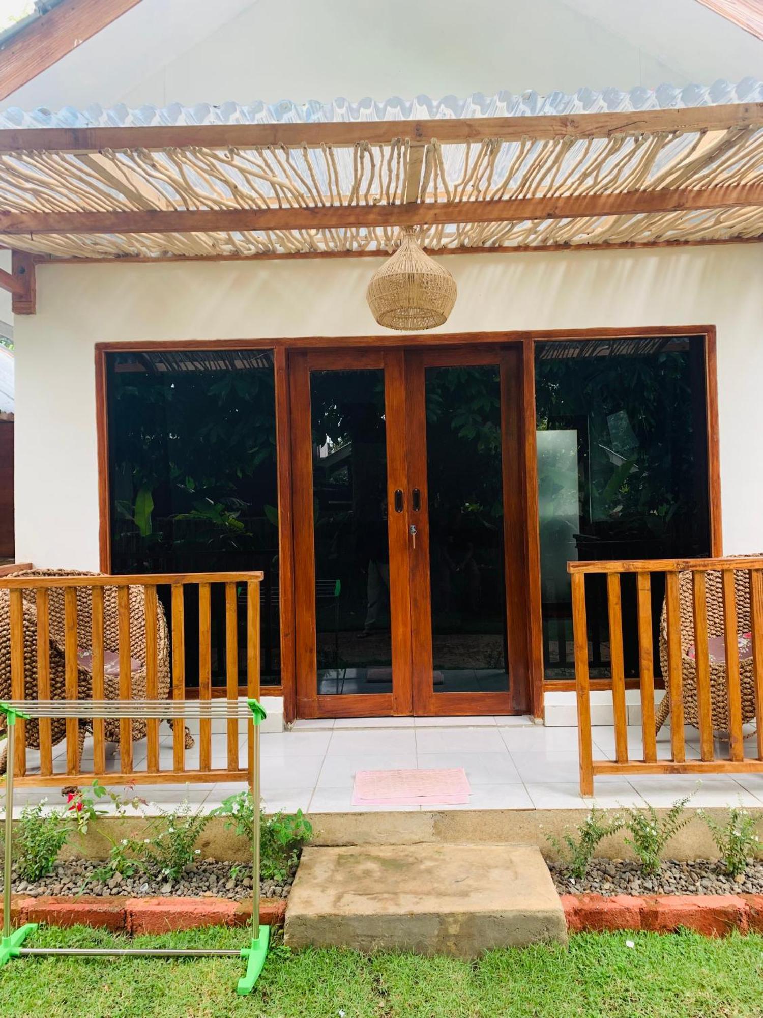 Anjani Larva Cottage - Homestay And Eatery 세나루 외부 사진