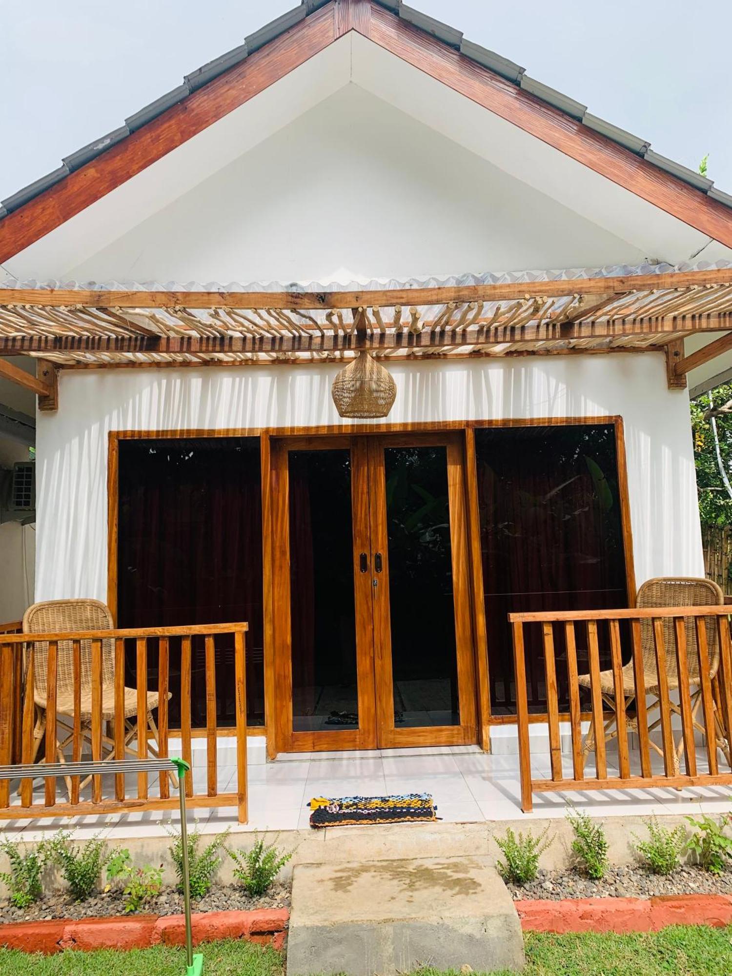 Anjani Larva Cottage - Homestay And Eatery 세나루 외부 사진