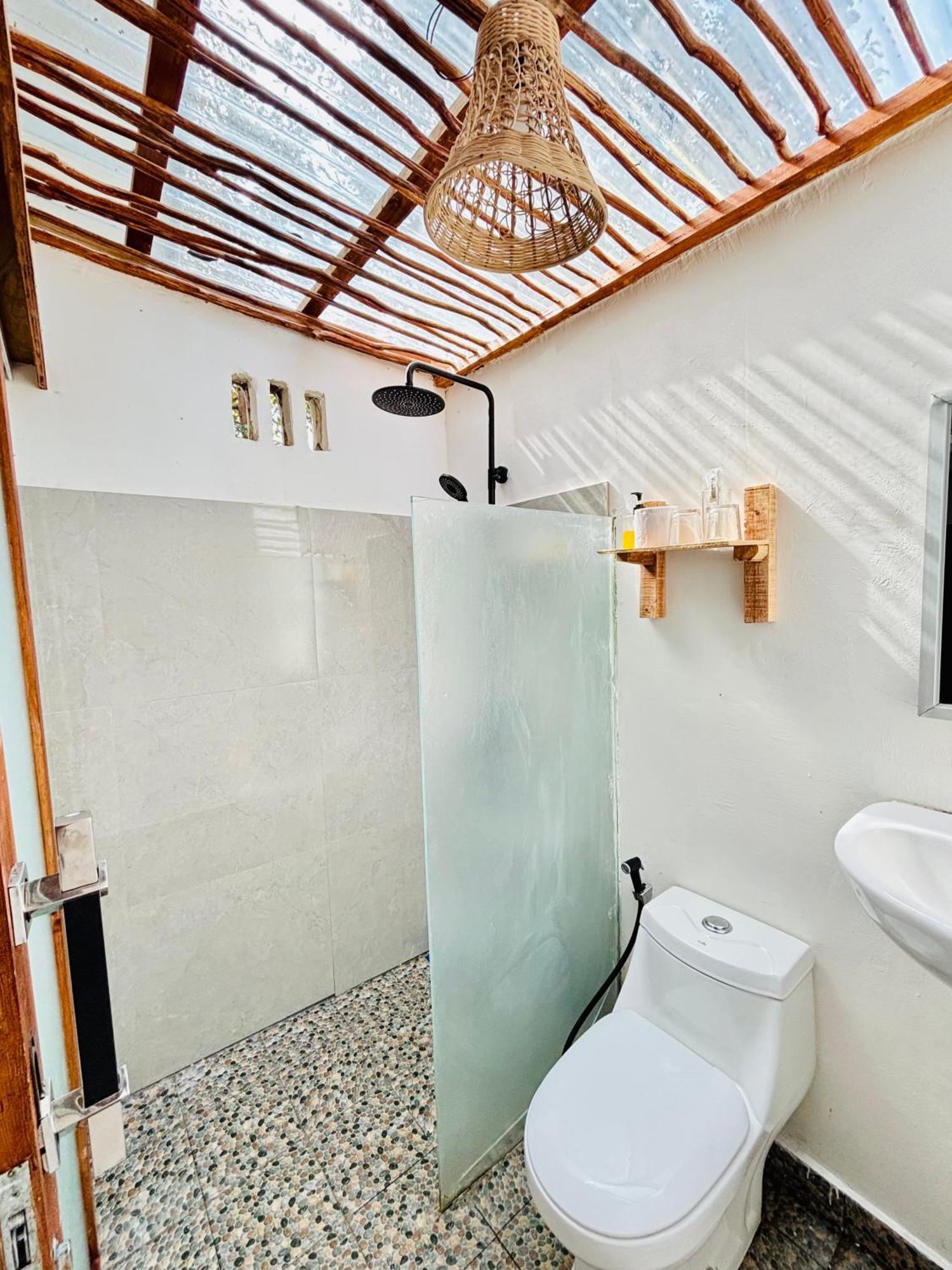 Anjani Larva Cottage - Homestay And Eatery 세나루 외부 사진