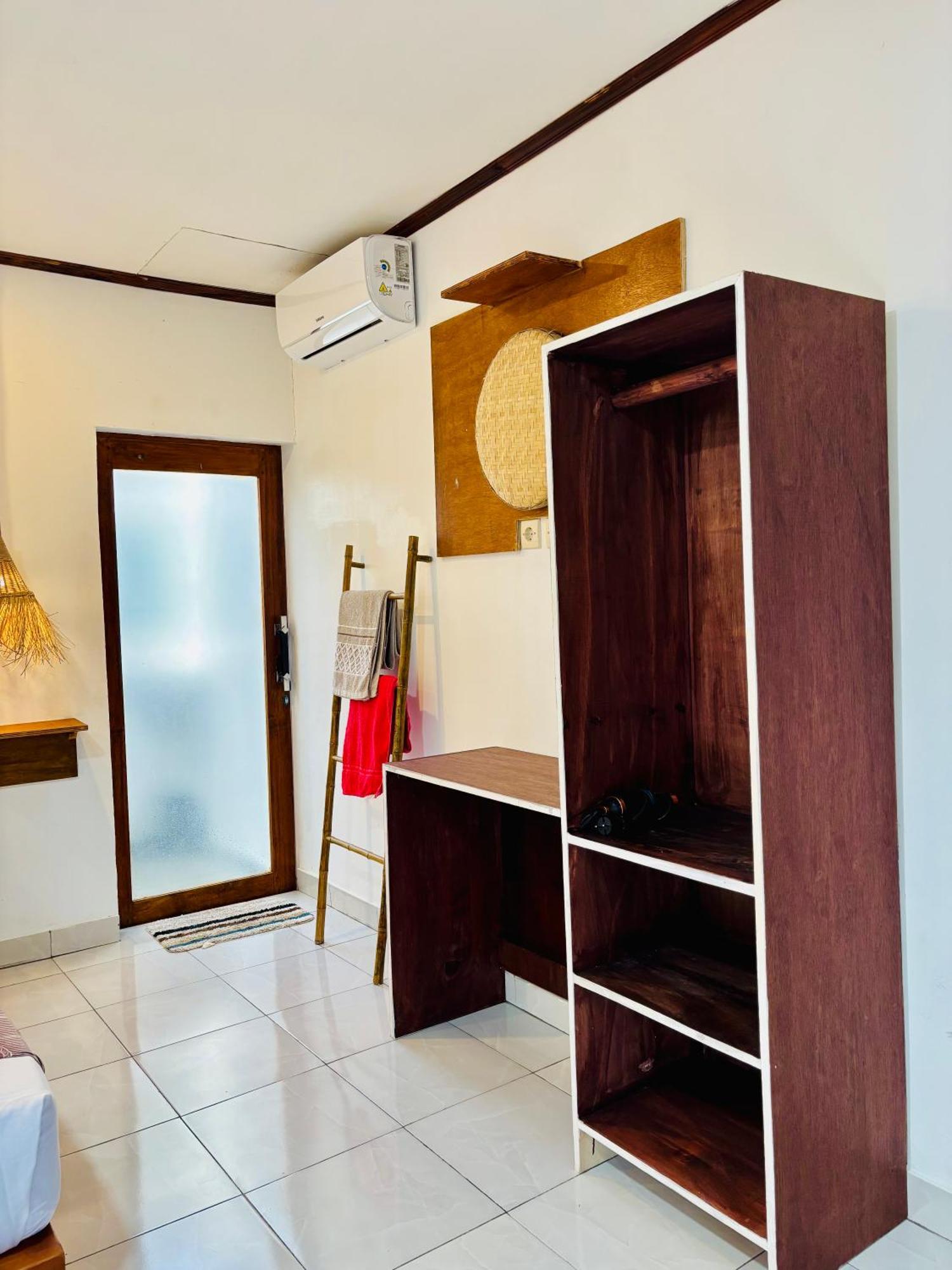 Anjani Larva Cottage - Homestay And Eatery 세나루 외부 사진