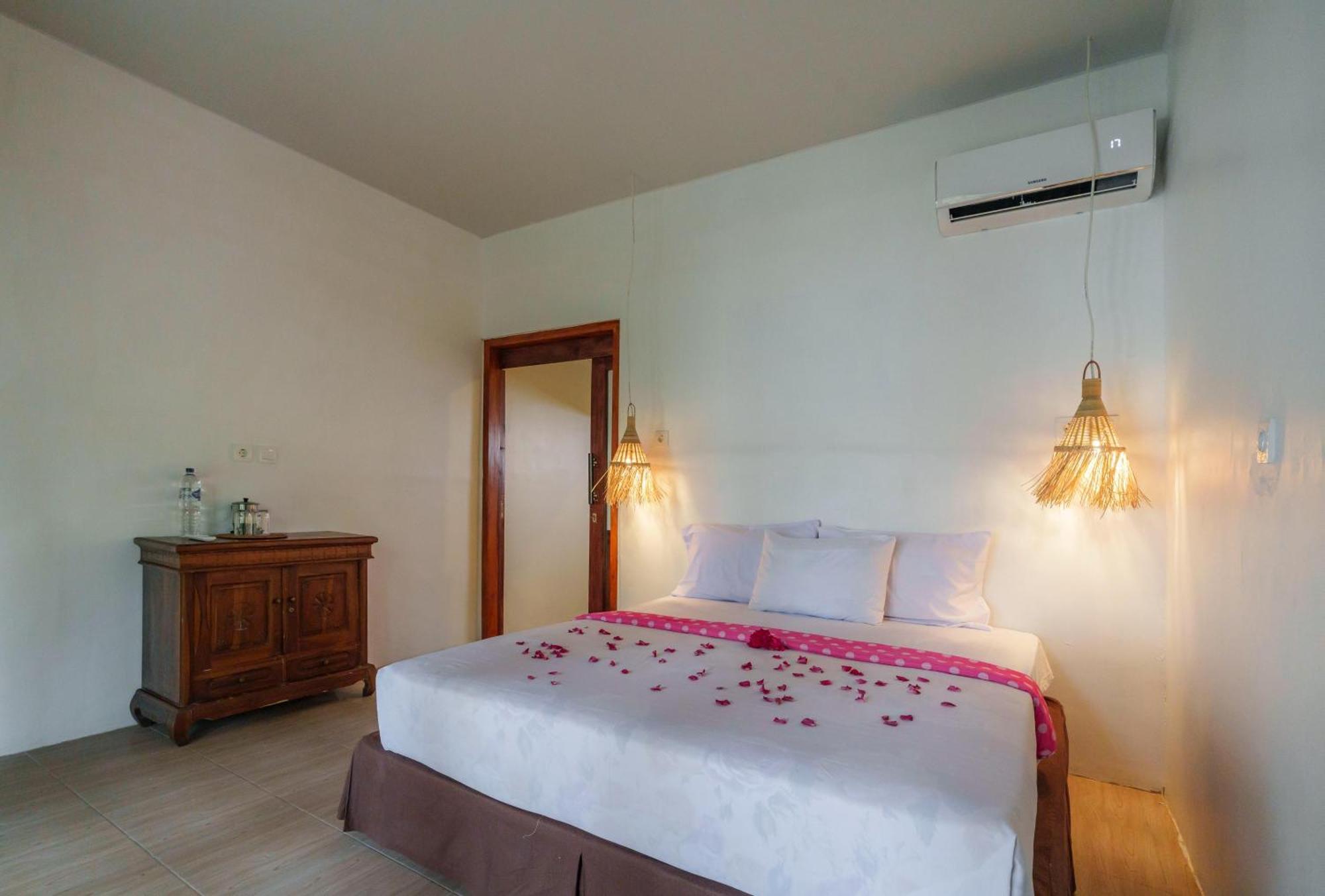 Anjani Larva Cottage - Homestay And Eatery 세나루 외부 사진