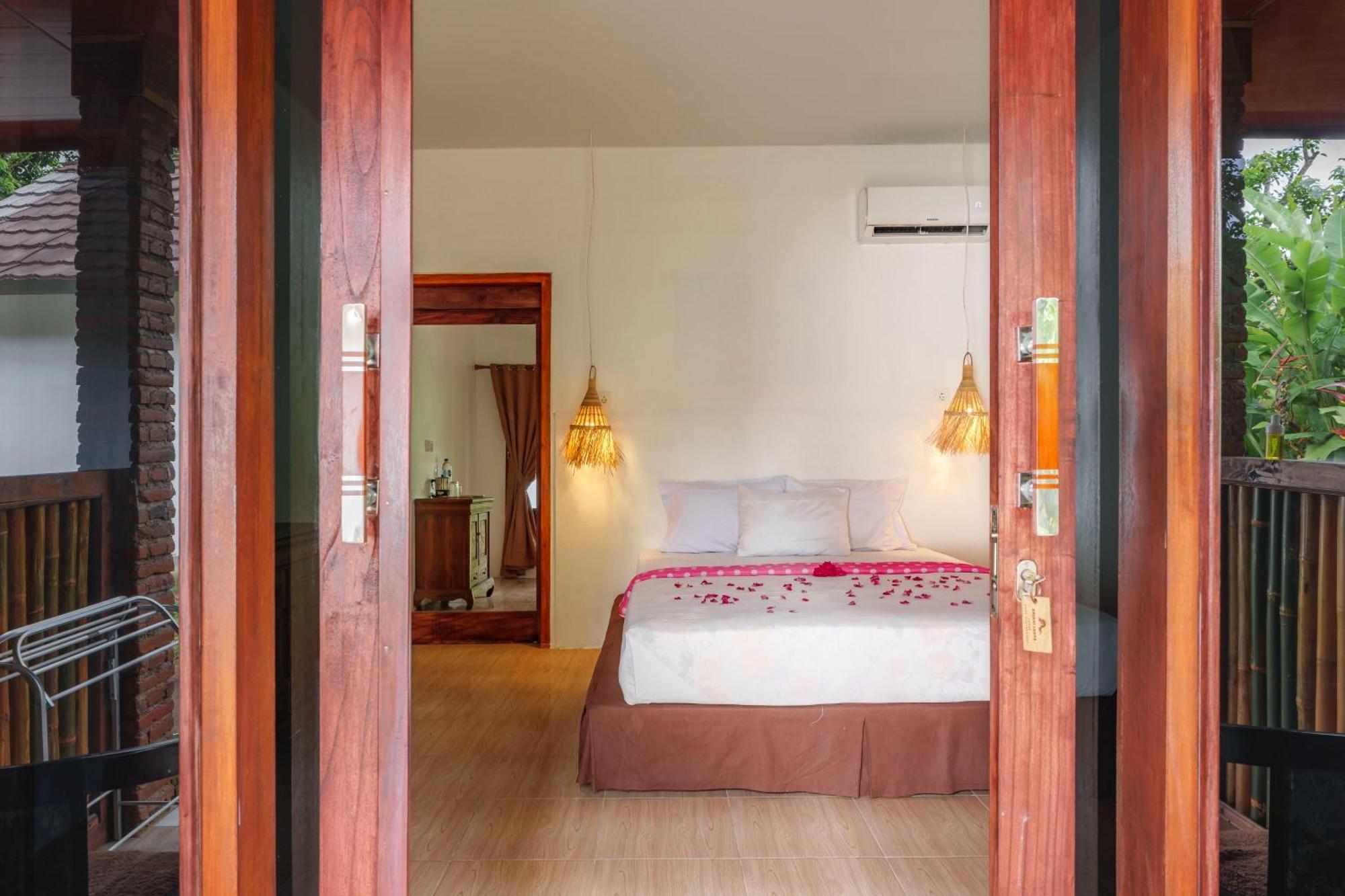 Anjani Larva Cottage - Homestay And Eatery 세나루 외부 사진