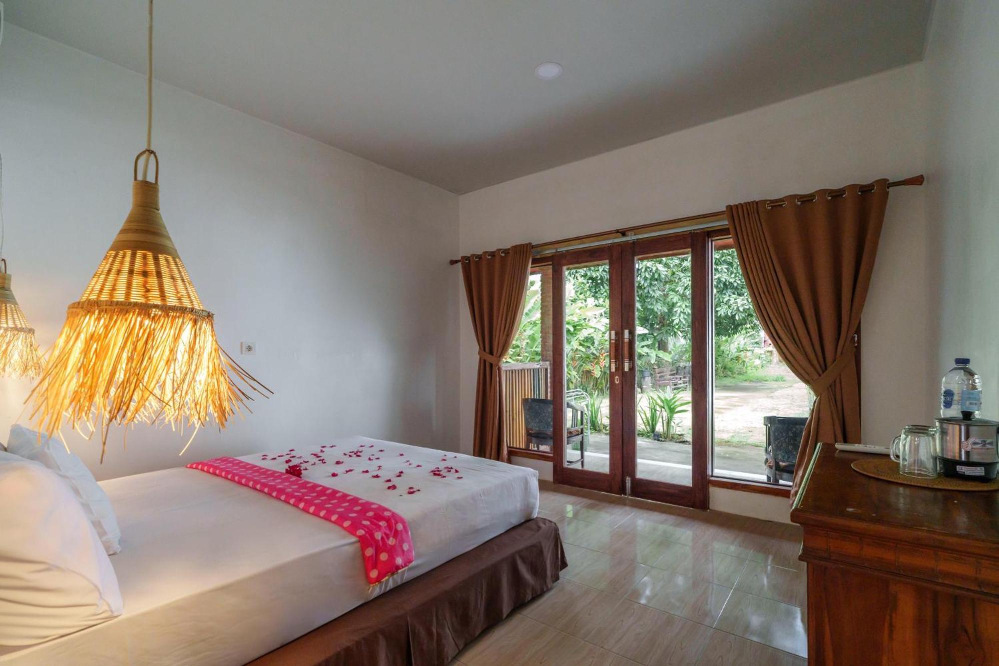 Anjani Larva Cottage - Homestay And Eatery 세나루 외부 사진