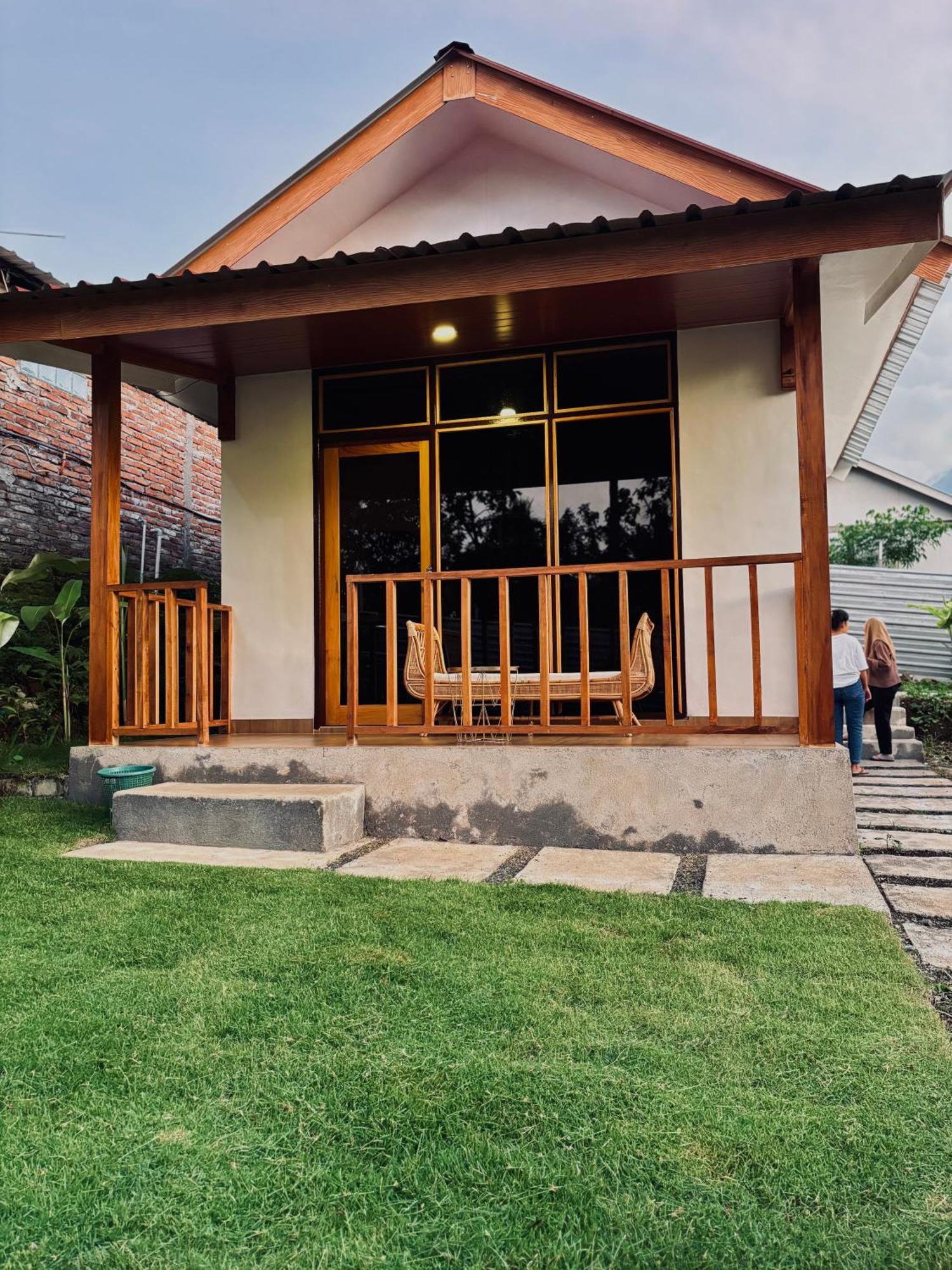 Anjani Larva Cottage - Homestay And Eatery 세나루 외부 사진